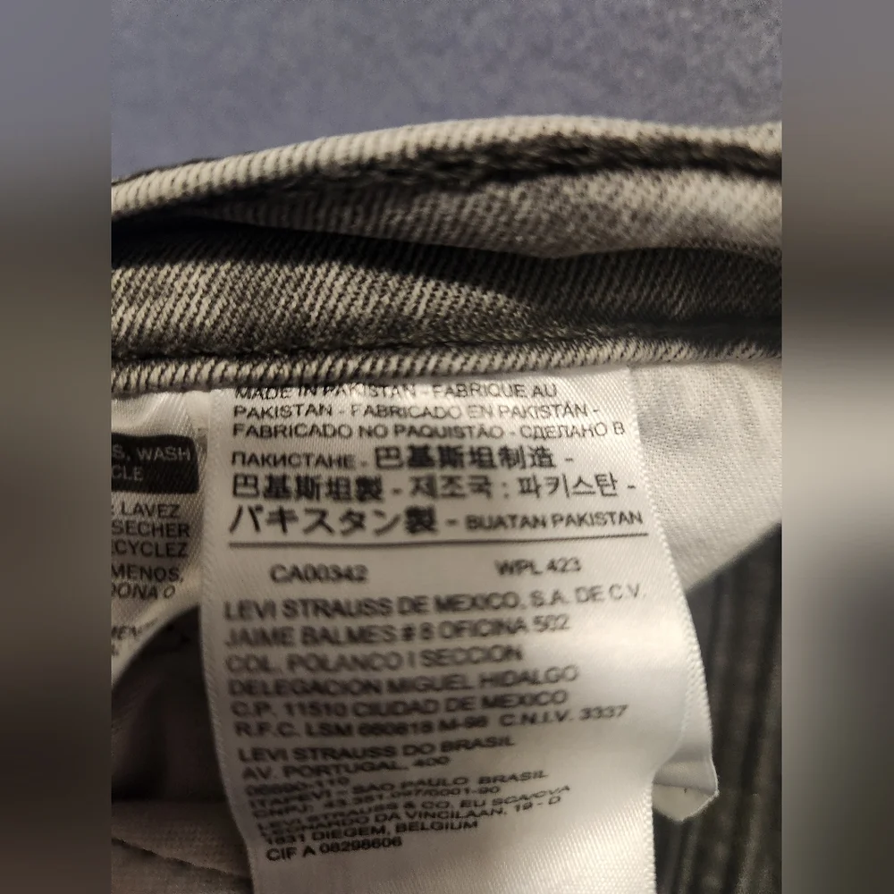 Levis Size 40x30 Gray